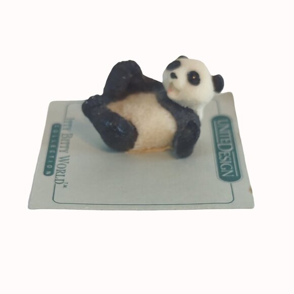 Vintage United Design Itty Bitty World Collection Panda Figurine - Picture 1 of 3